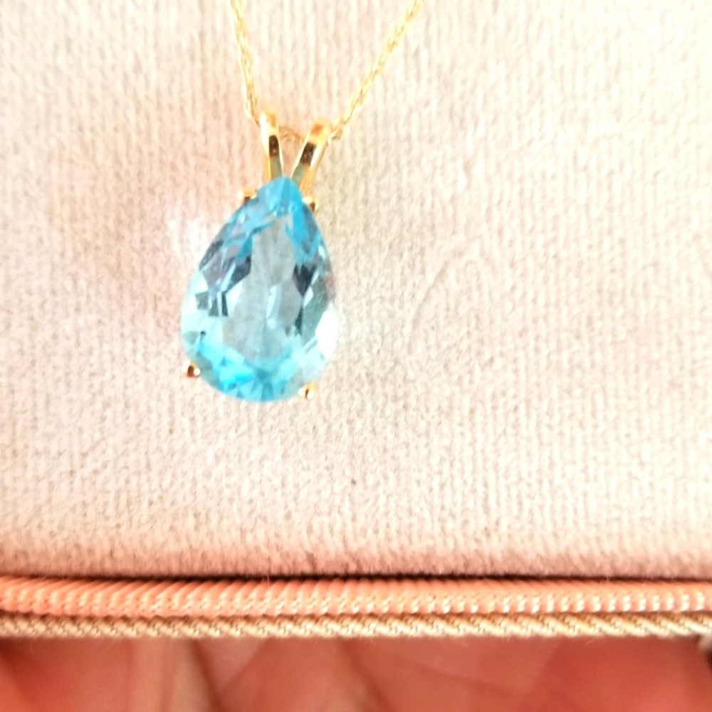 Natural aquamarine 14k gold necklace pendant